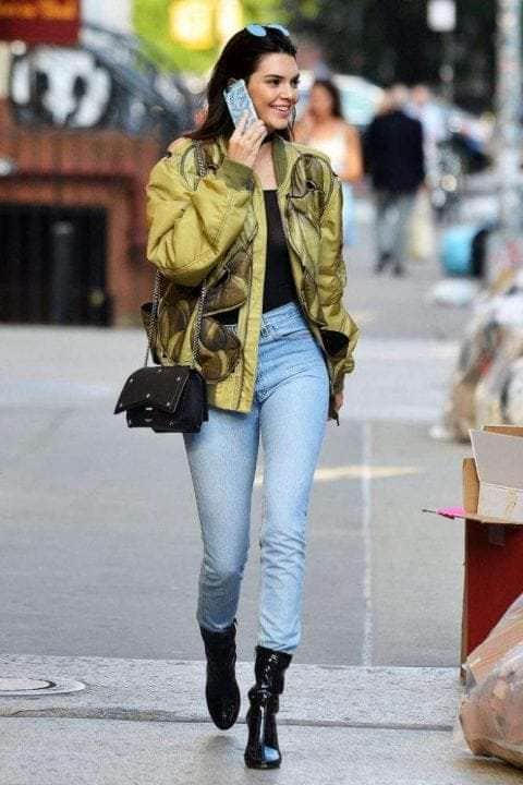 kendall-jenner-givenchy-fall-2016-cobra-bomber-jacket-5-666x1000