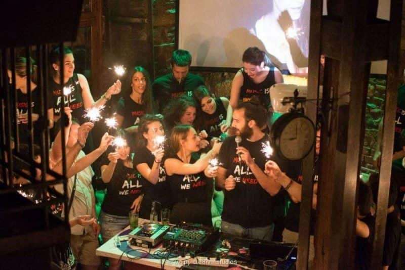 radio-nowhere-season_2-party