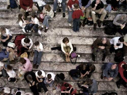 alone_in_crowd_500