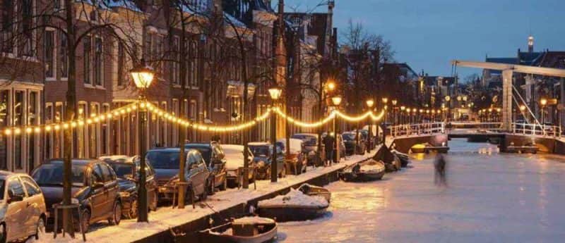 amsterdam_frozen_canal_1386x500px