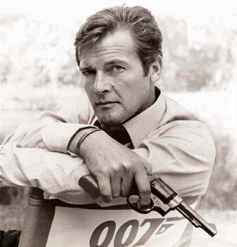 roger_moore_cover_image_from_my_word_is_my_bond-1