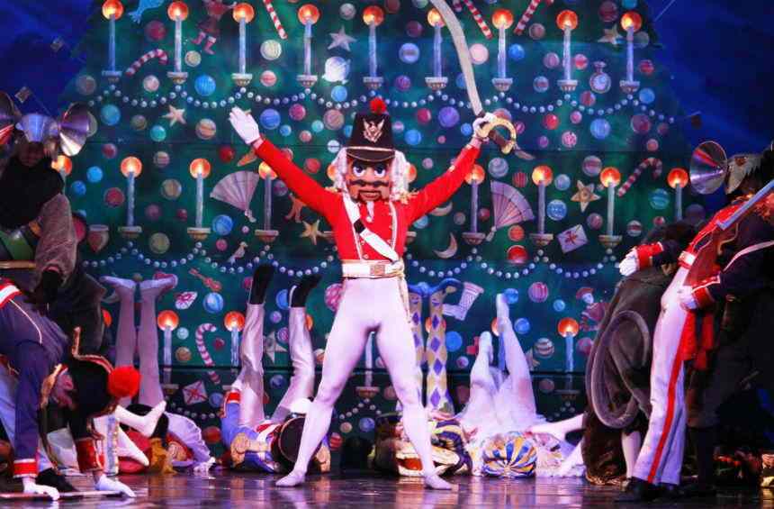 131124-2888-nutcracker