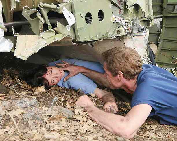 06-greysanatomy-shondaland-lexiegrey