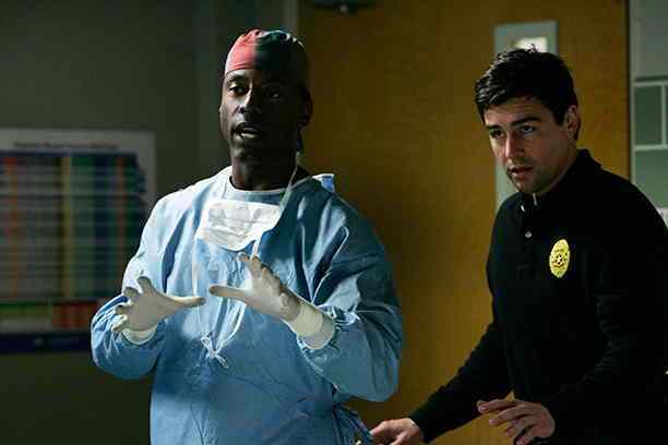 15-greysanatomy-shondaland-dylanyoung