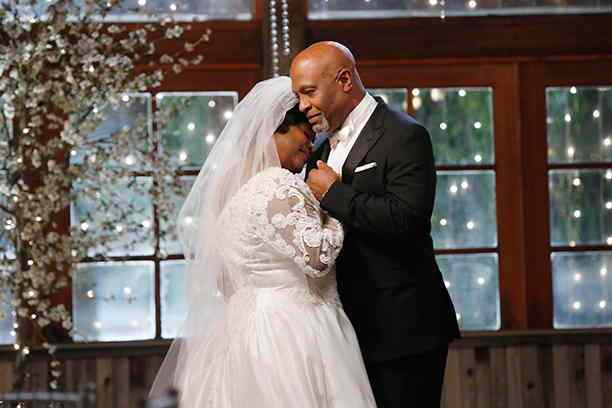 22-greysanatomy-shondaland-adelewebber