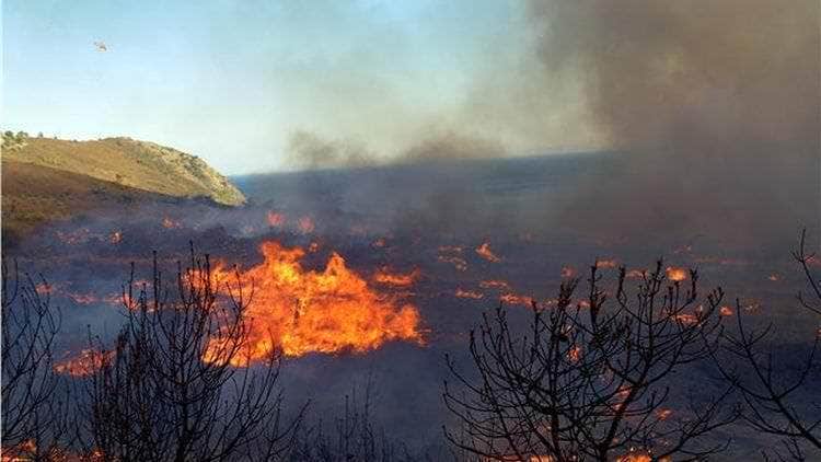 Εκτός ελέγχου η φωτιά στα Κύθηρα