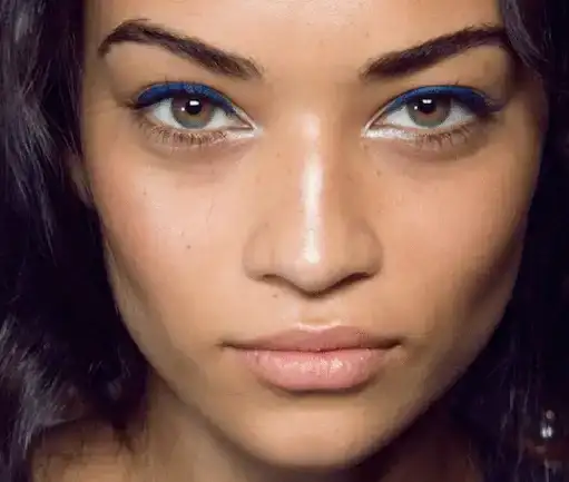 Ήρθε η ώρα να “ξεφύγεις” από το κλασικό μαύρο eyeliner!