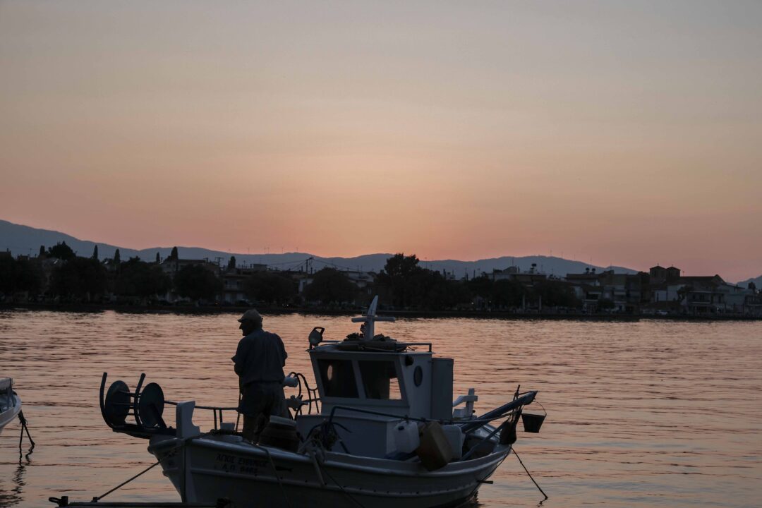 Δρέπανο: Ο «παράδεισος» του Kitesurf και η μαγεία γύρω του
