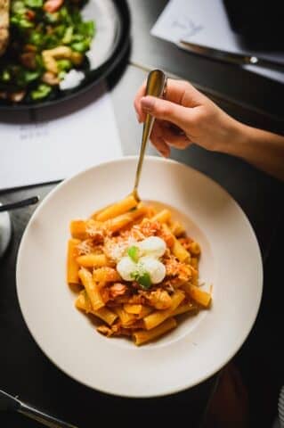 Talks, pasta
