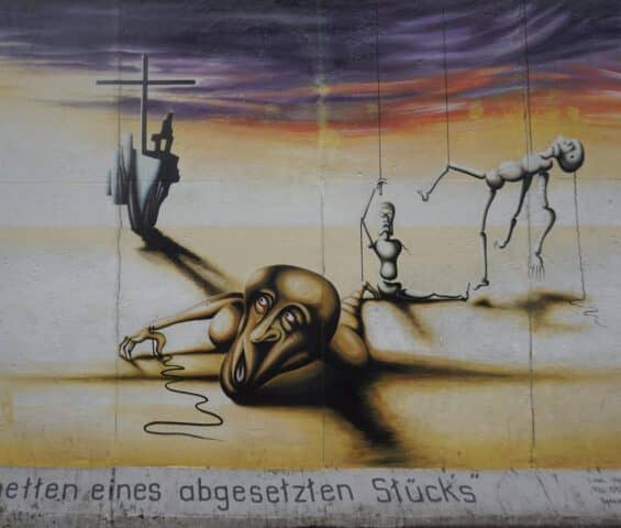 Τοιχογραφία του τείχους του Βερολίνου στο East Side Gallery