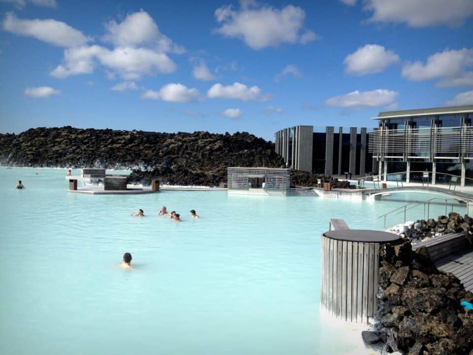 Οδηγός στην θερμότερη πισίνα του κόσμου στην Ισλανδία