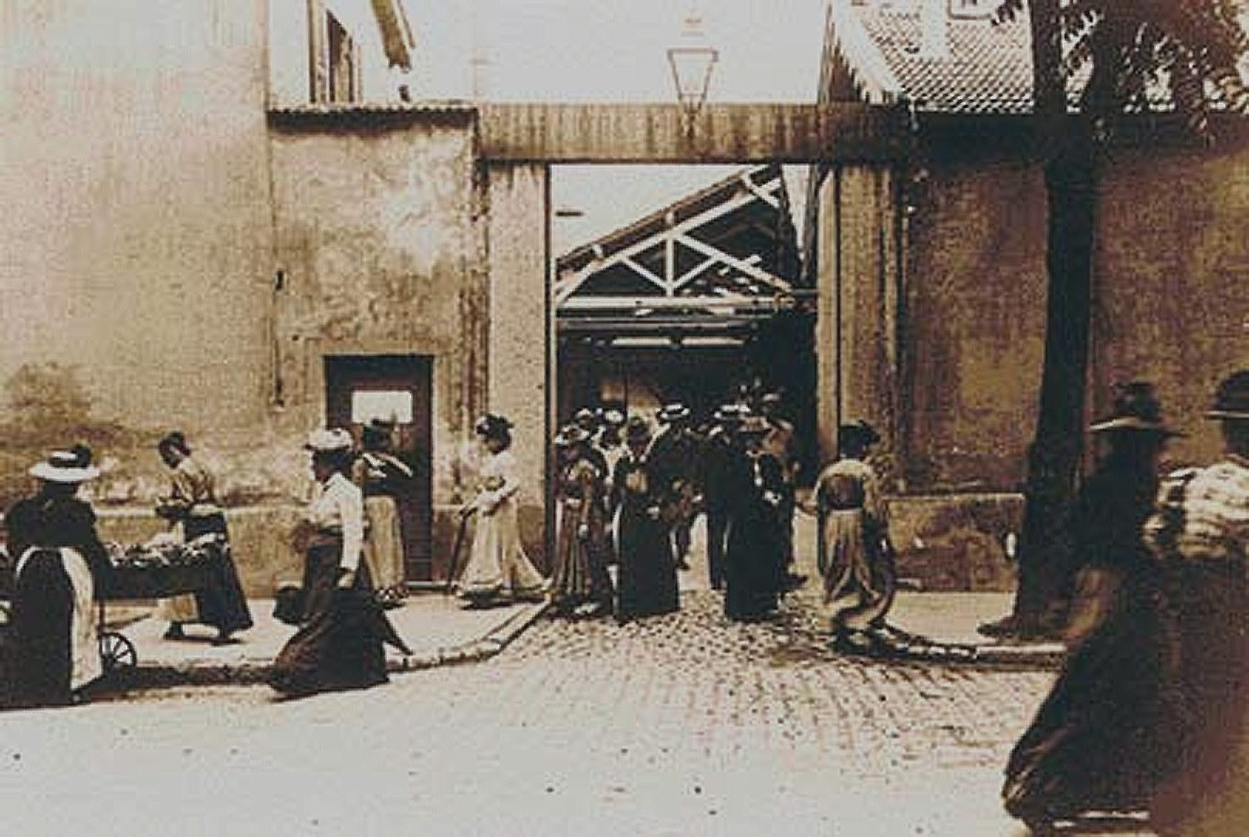 La sortie de l’usine Lumière à Lyon: Η πρώτη ταινία του κινηματογράφου