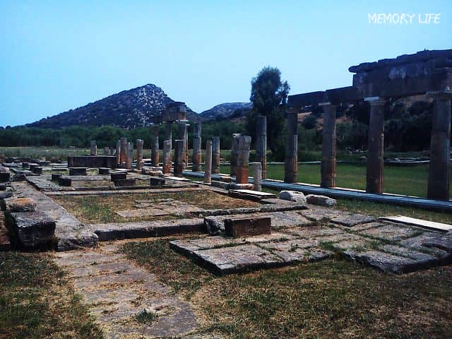 Στο ιερό της Άρτεμης στη Βραυρώνα με τις «αρκουδίτσες»