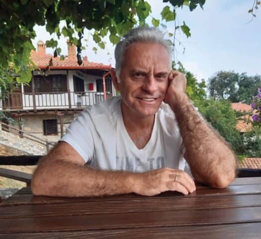 Όλα είναι παρελθόν, Κώστας Λιάκος
