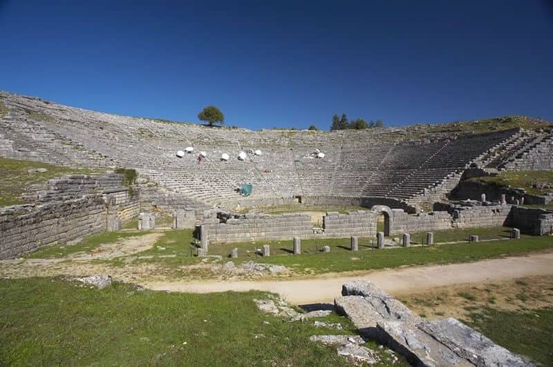 Αρχαίο Θέατρο Δωδώνης χωρητικότητας 18.000 ατόμων