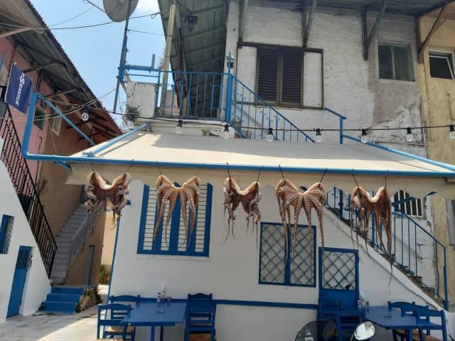 Φαγητό στη Νίκαια - Ζαρκαδούλας