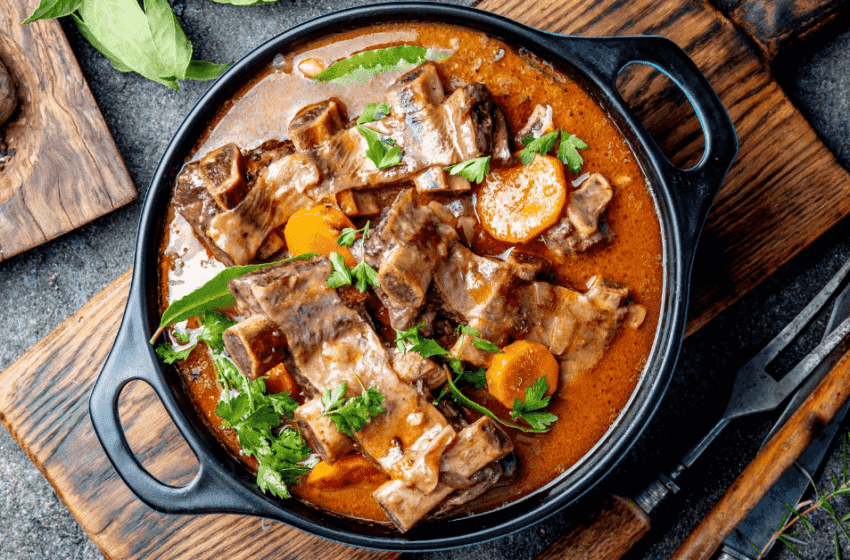 Μοσχαράκι Βουργουνδίας (Beef Bourguignon)